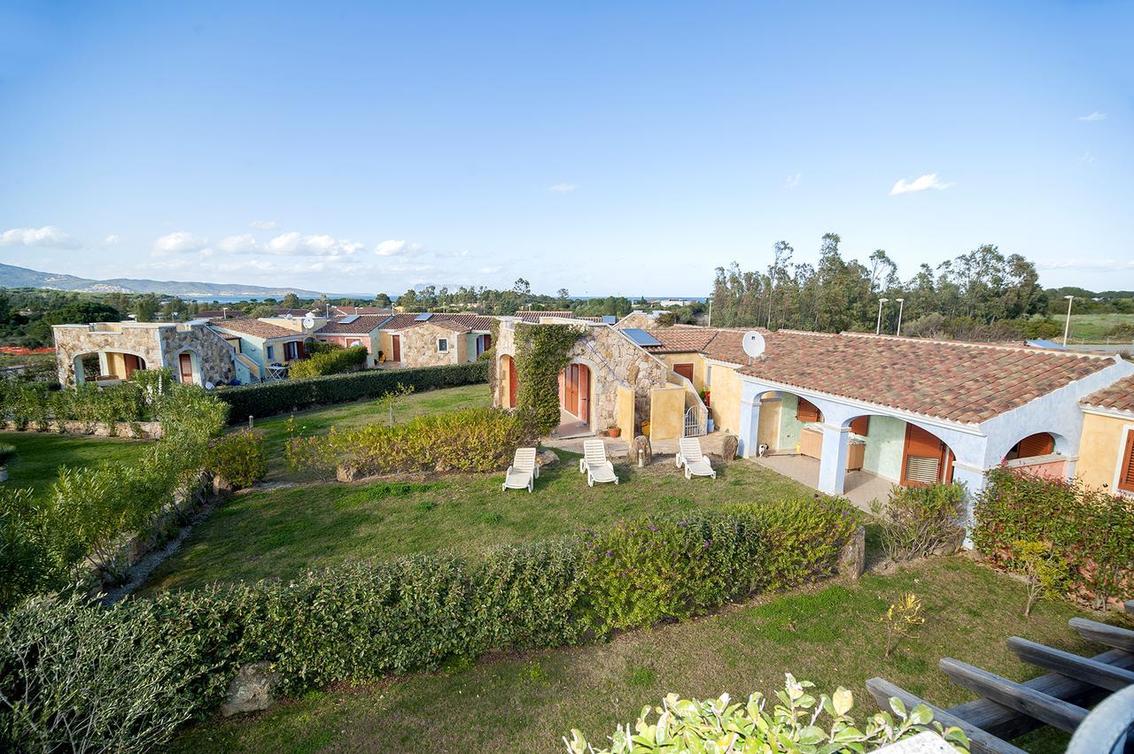 I Villini Di Baia Sant'Anna Apartment Budoni Bagian luar foto